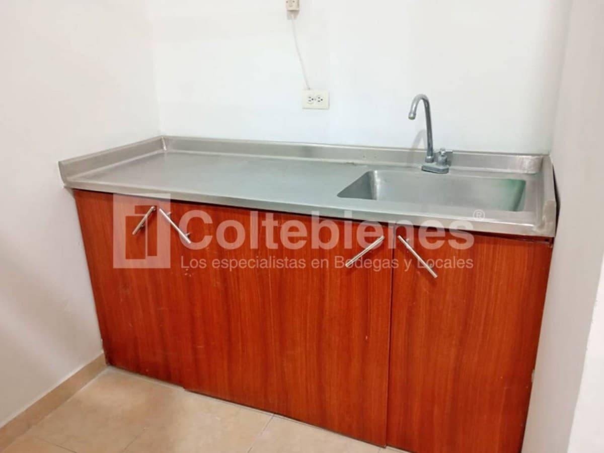 Local en venta – Sevilla, Medellín foto 4