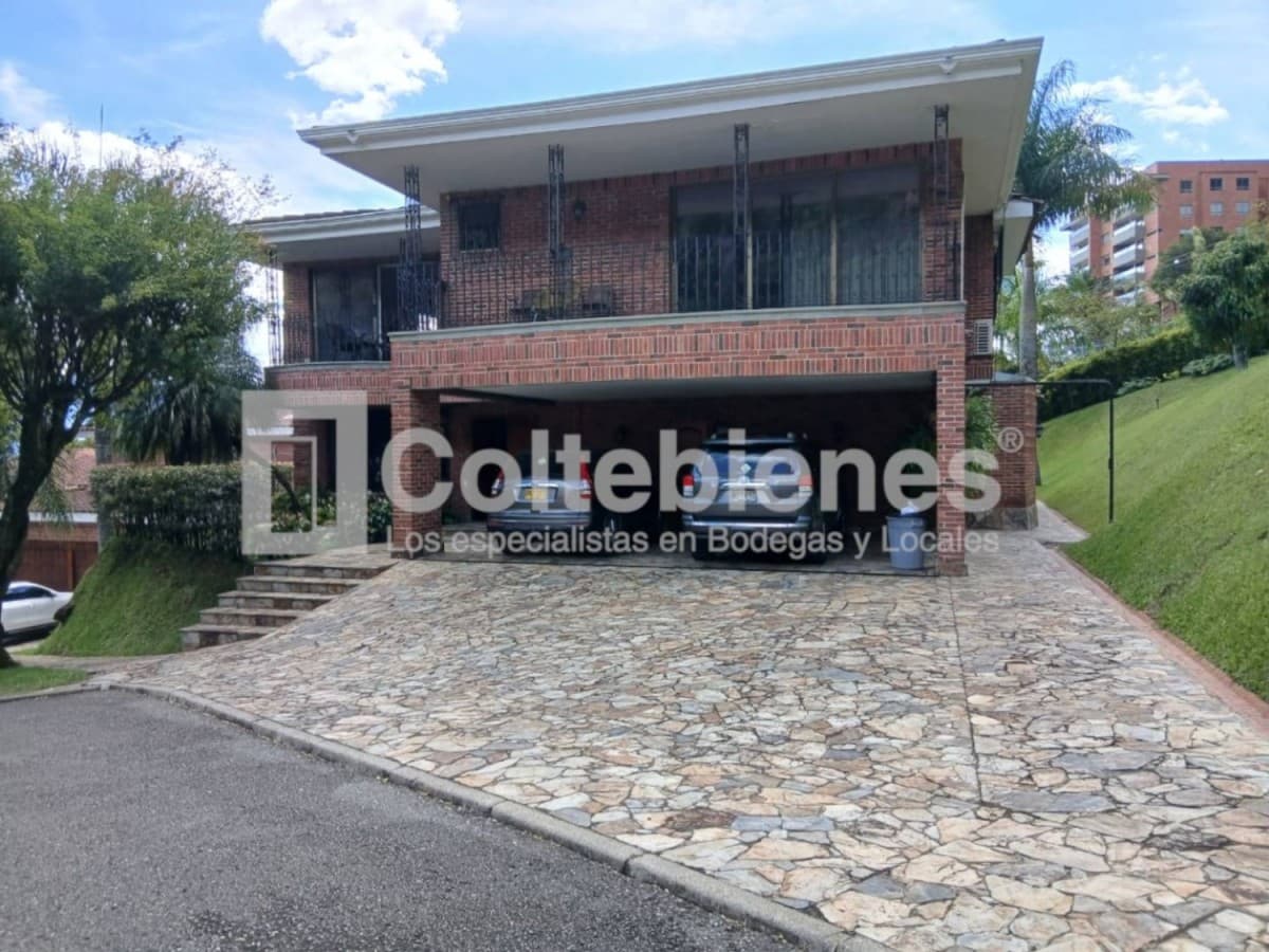 Casa en arriendo/venta – Poblado, Medellín