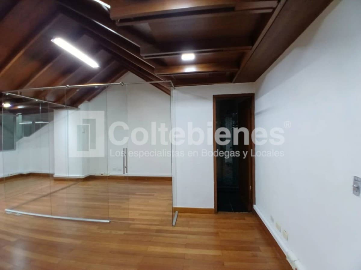 Oficina en arriendo – Poblado, Medellín foto 4