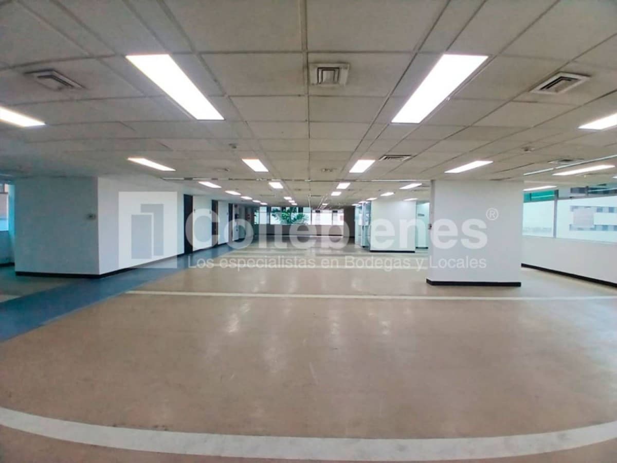 Oficina en arriendo/venta – Poblado, Medellín foto 3