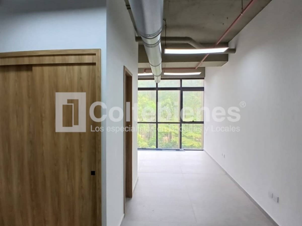 Oficina en arriendo – Poblado, Medellín foto 2