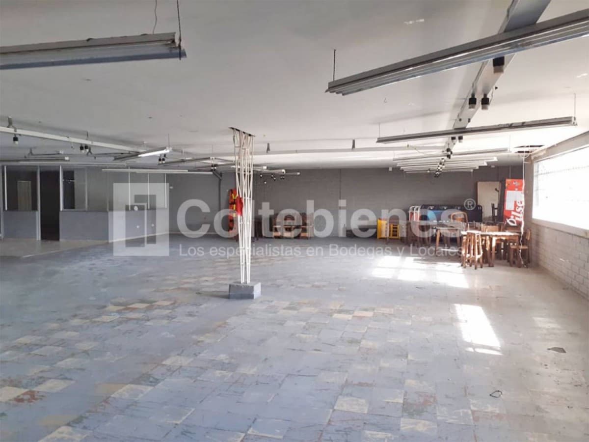 Bodega en arriendo – Barrio Colombia, Medellín foto 2