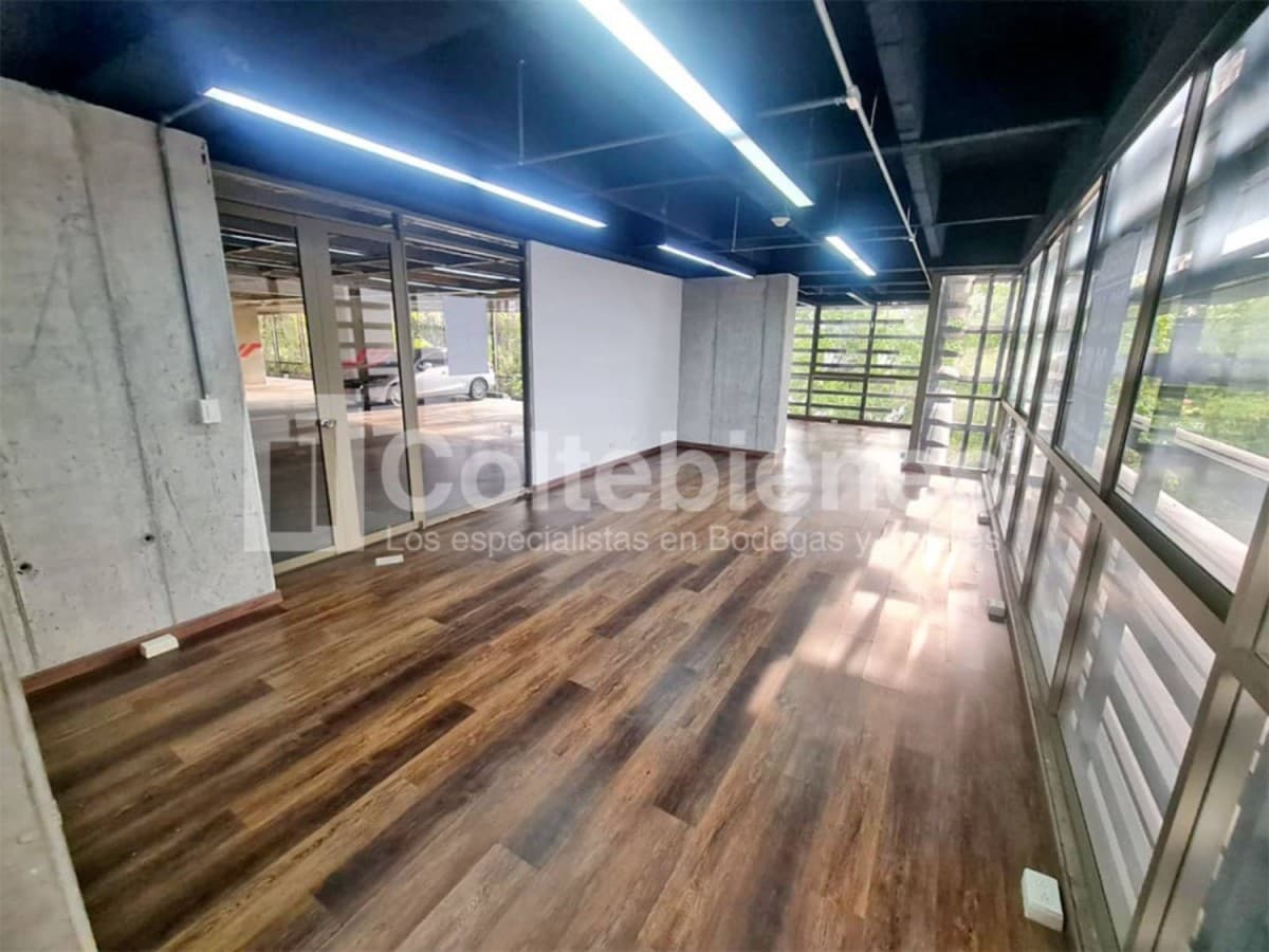Oficina en arriendo – Envigado foto 2