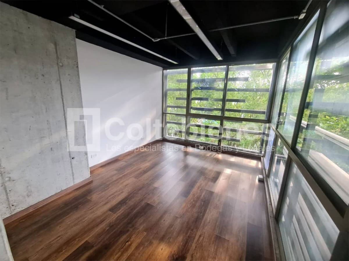 Oficina en arriendo – Envigado foto 3