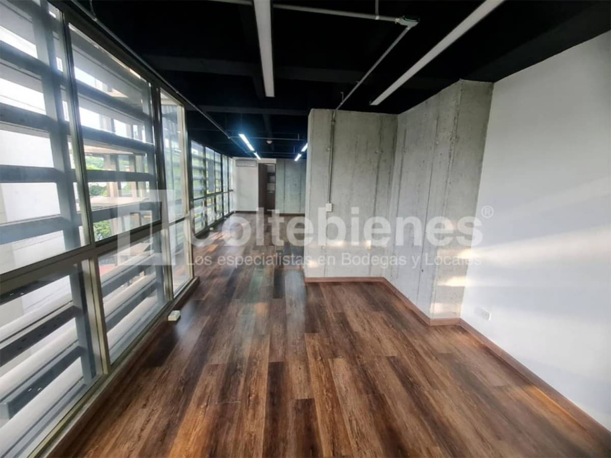 Oficina en arriendo – Envigado foto 5