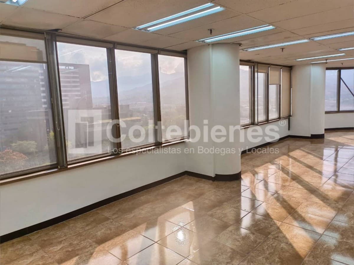 Oficina en arriendo – Castropol, Medellín foto 3