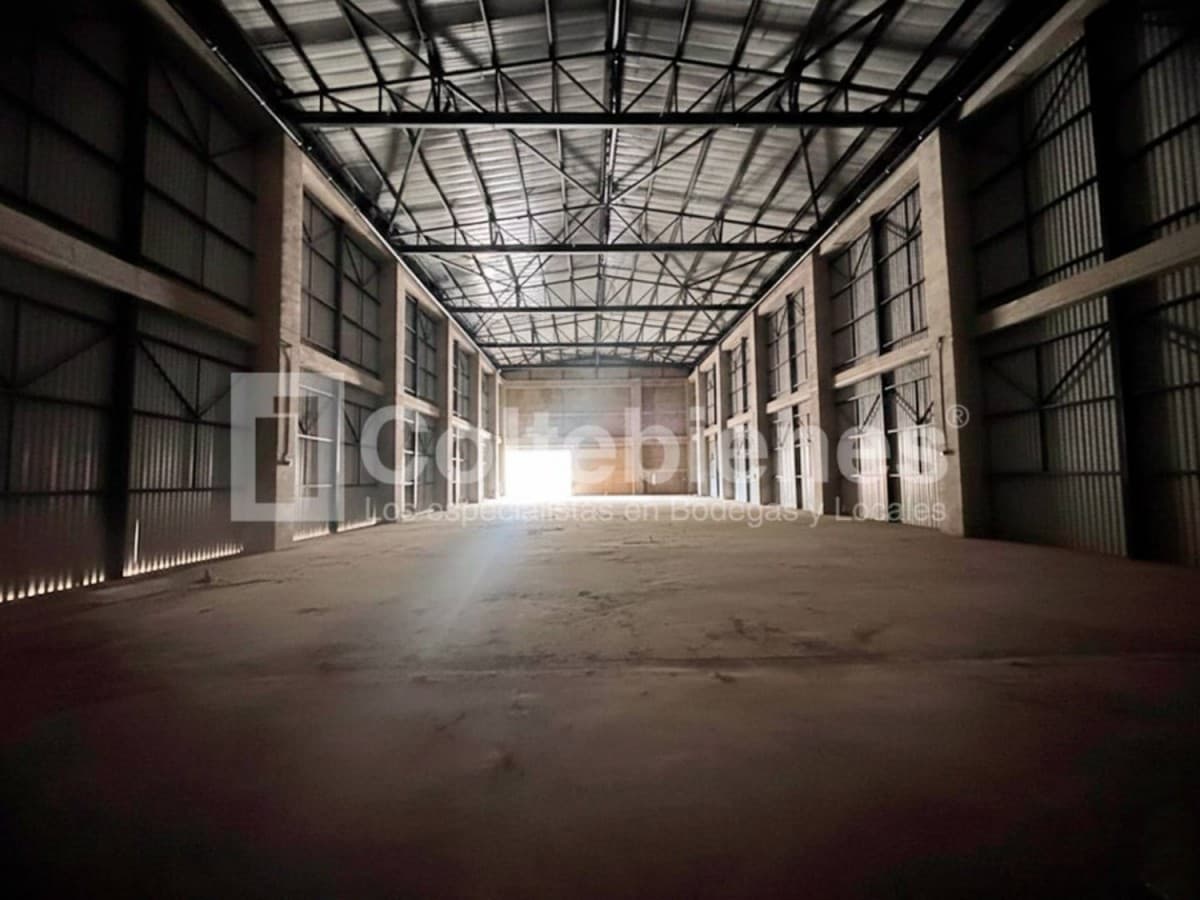 Bodega en arriendo – La Estrella foto 4
