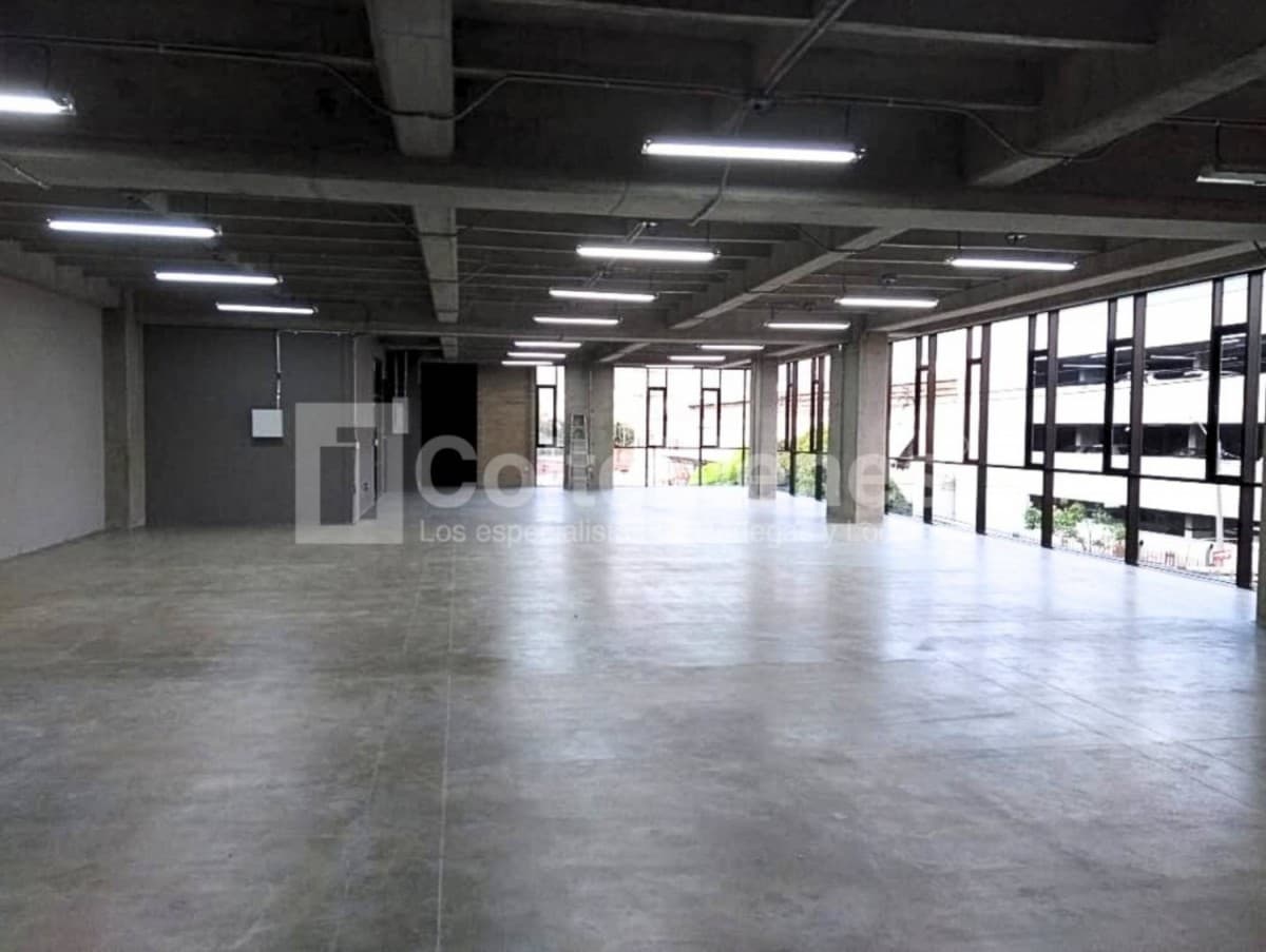 Edificio en arriendo – El Carmelo, Itagüí foto 3