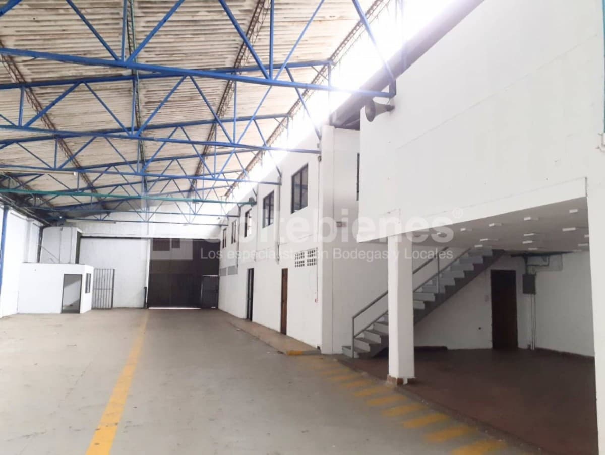 Bodega en arriendo – Los Naranjos, Itagüí