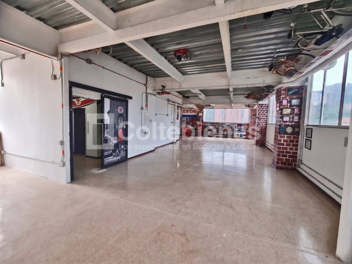 Bodega en arriendo – San Diego, Medellín foto 2