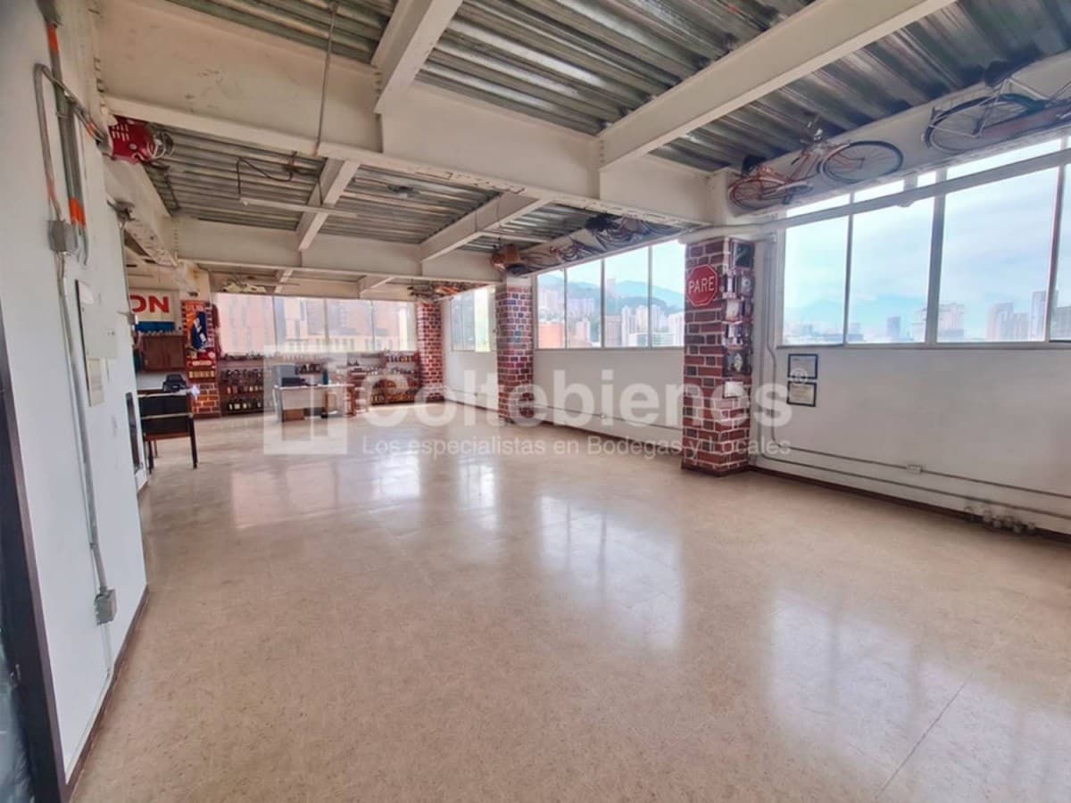 Bodega en arriendo – San Diego, Medellín foto 3