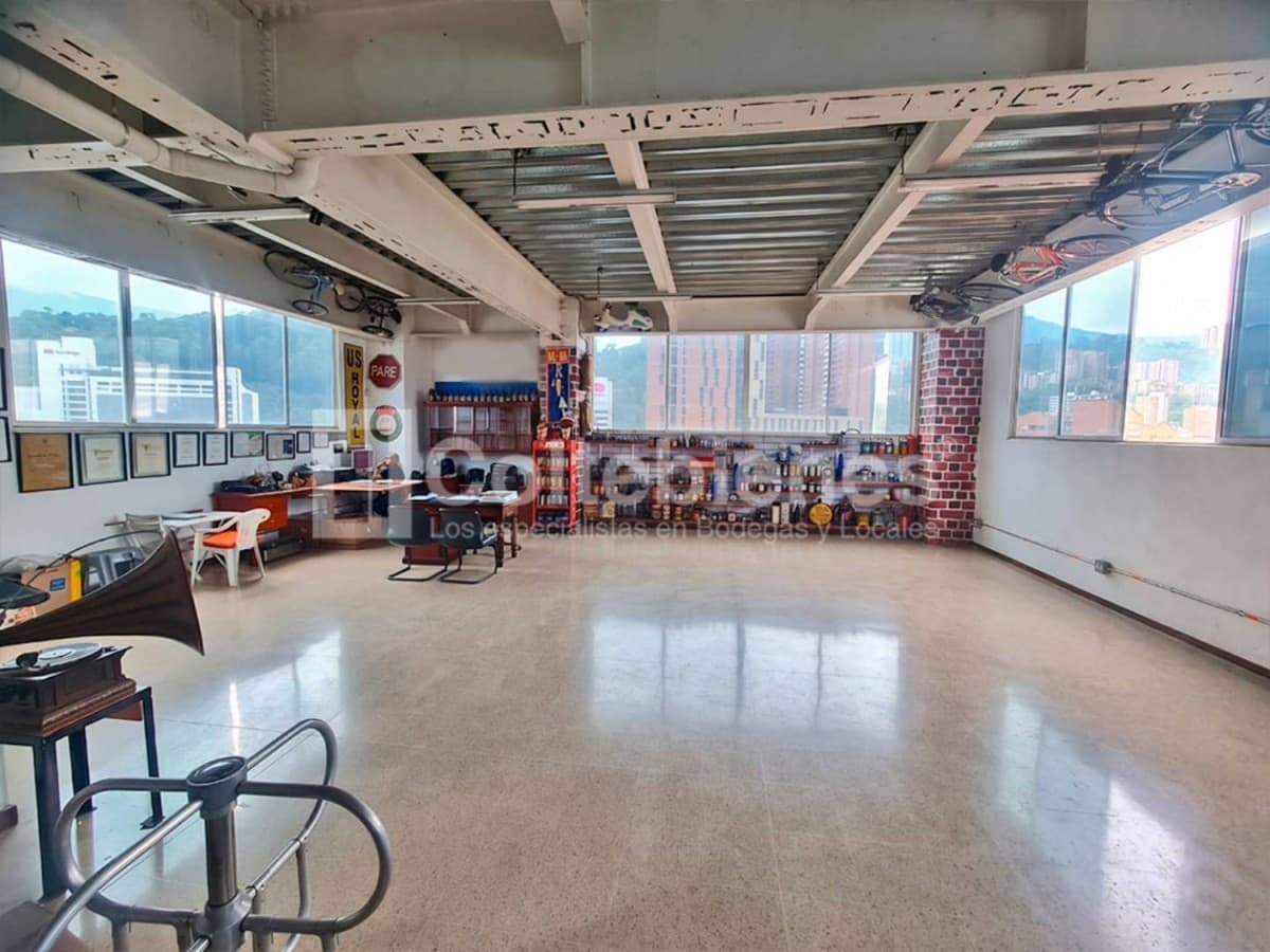 Bodega en arriendo – San Diego, Medellín foto 4