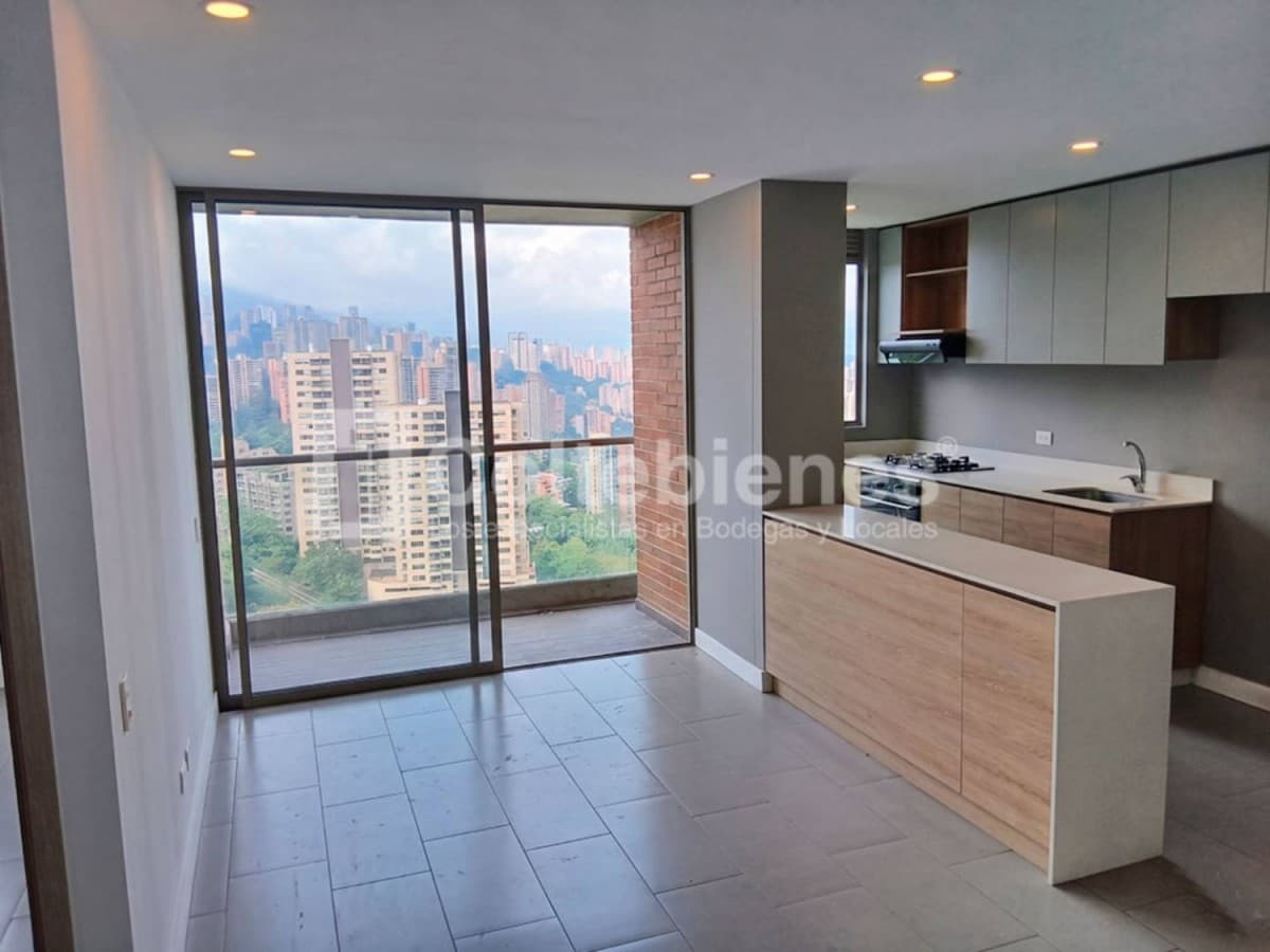 Apartamento en arriendo – Altos Del Poblado, Medellín