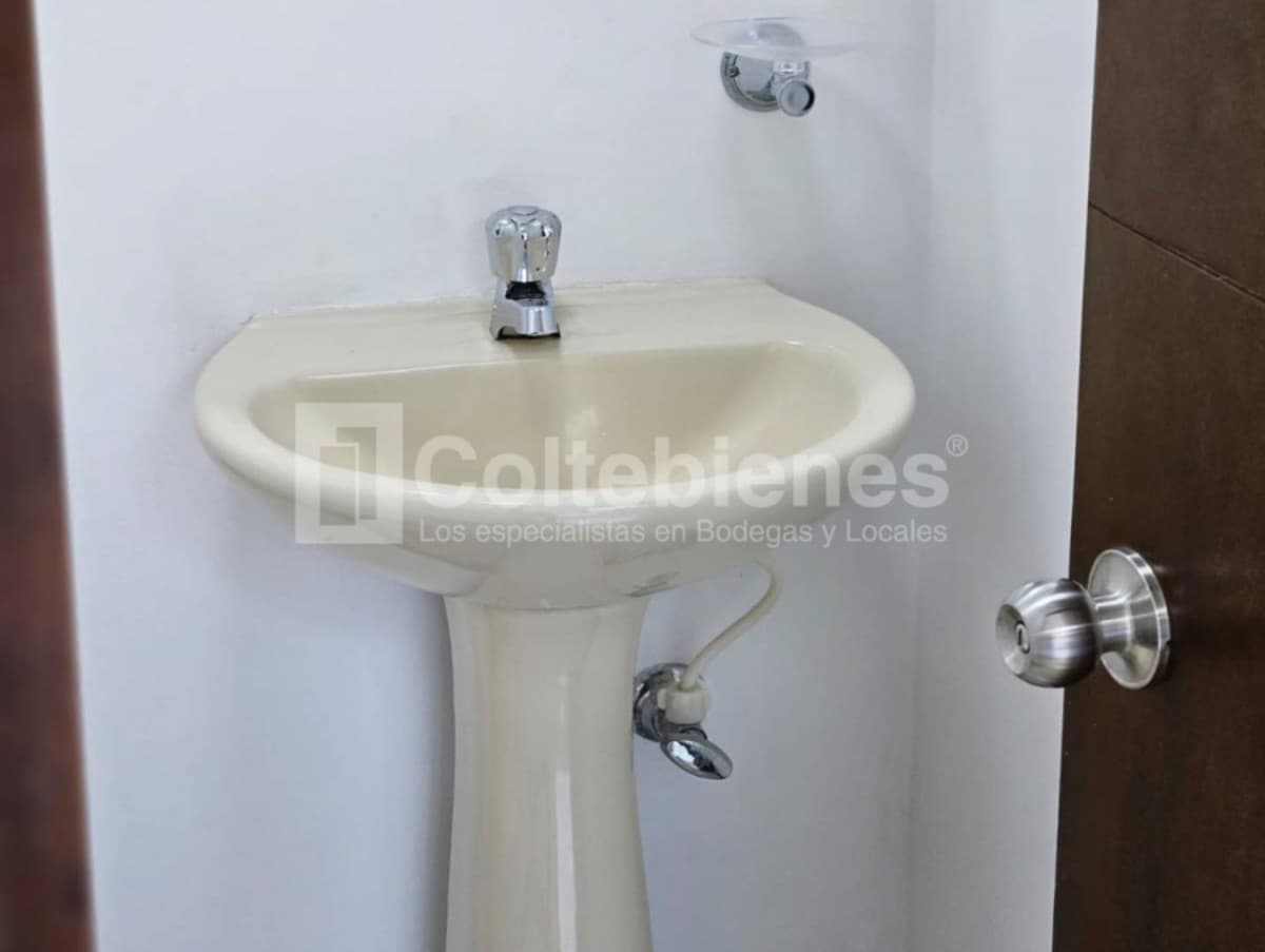 Oficina en arriendo – Poblado, Medellín foto 5