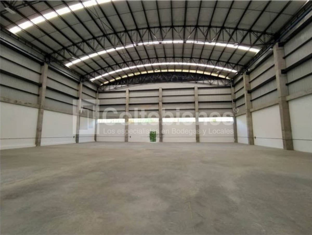 Bodega en arriendo – Copacabana foto 2