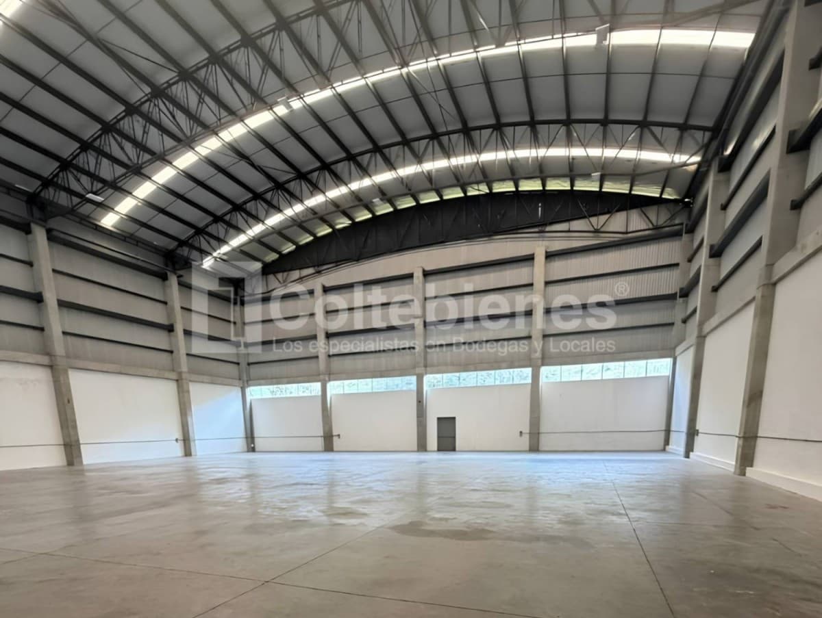 Bodega en arriendo – Copacabana foto 3