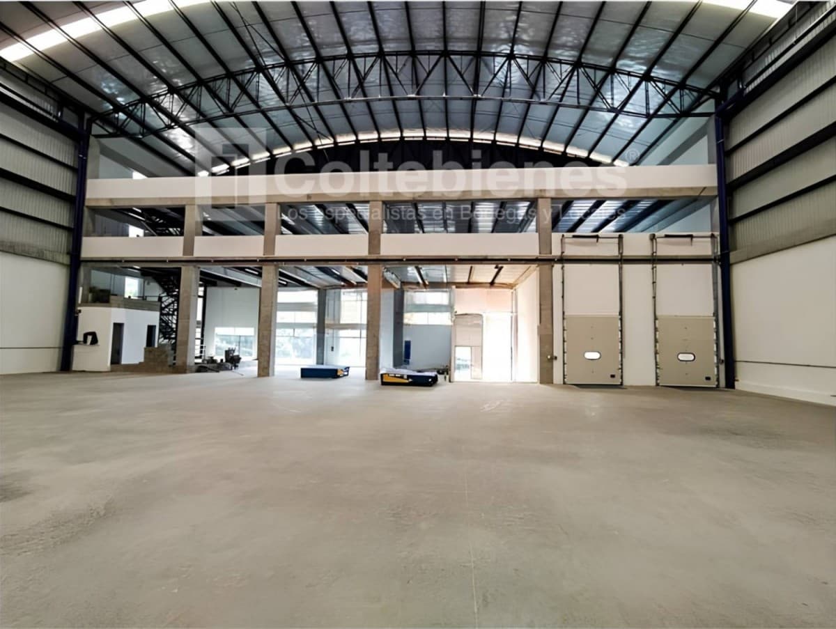 Bodega en arriendo – Copacabana foto 4