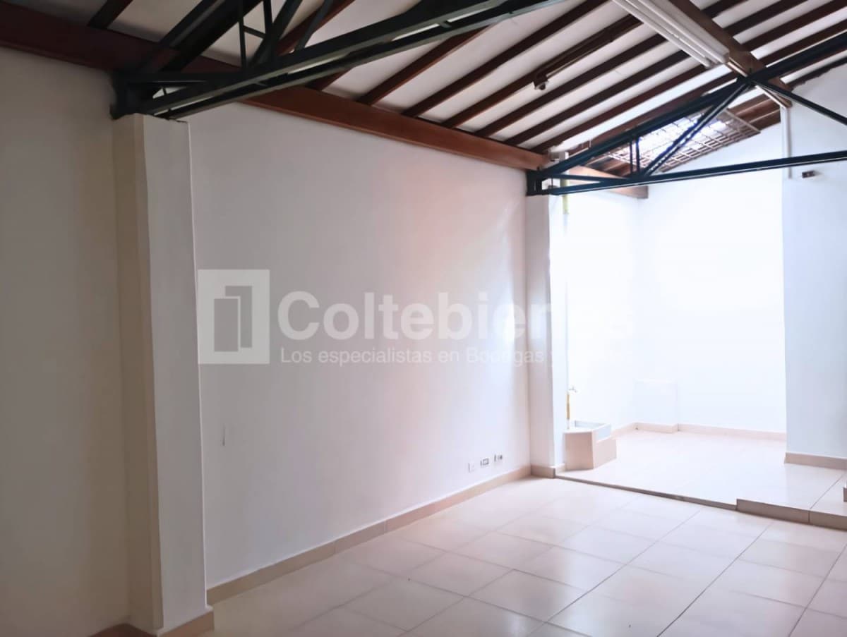 Local en arriendo – El Chagualo, Medellín foto 2