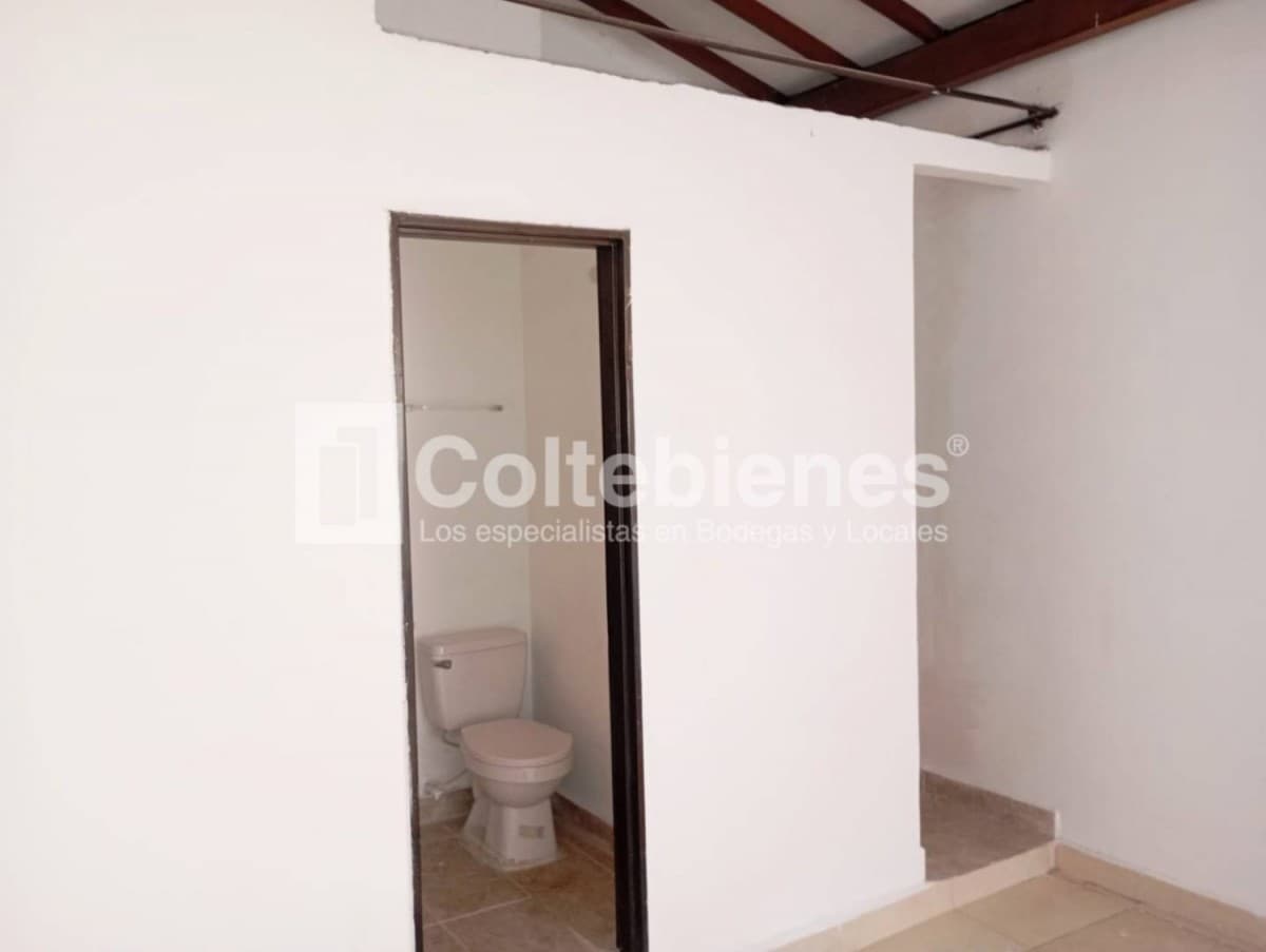 Local en arriendo – El Chagualo, Medellín foto 3